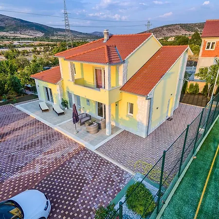 Adria Queen * Klis